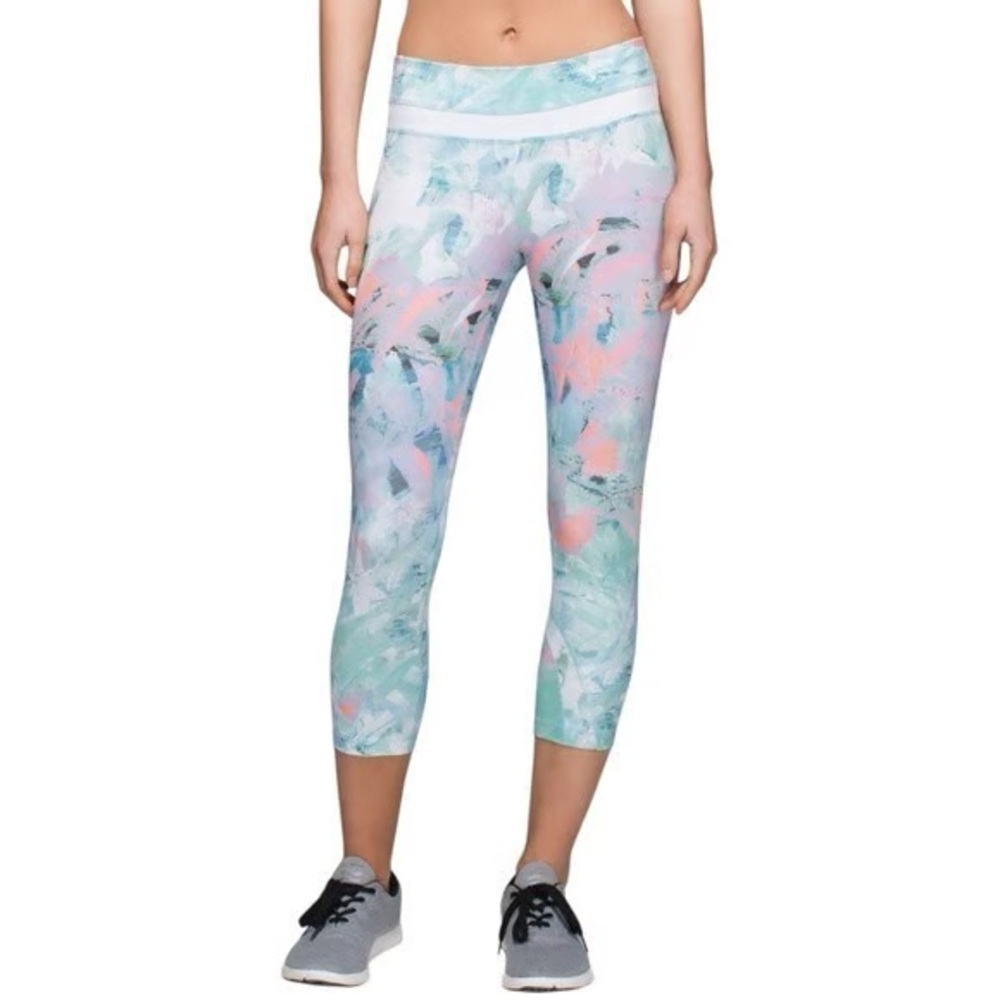 EUC Lululemon Run Inspired crop leggings